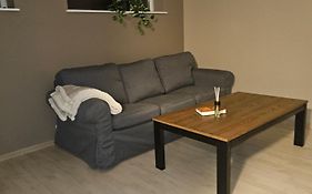 Leilighet Naer Flyplass Og Alesund Sentrum